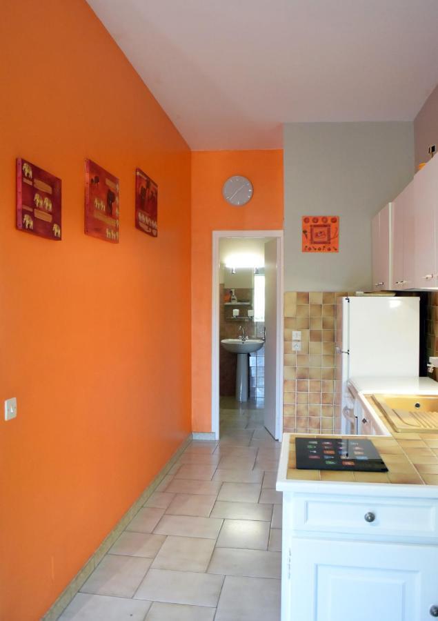 Appartements Dans Villa En Rez De Jardin Йер Экстерьер фото