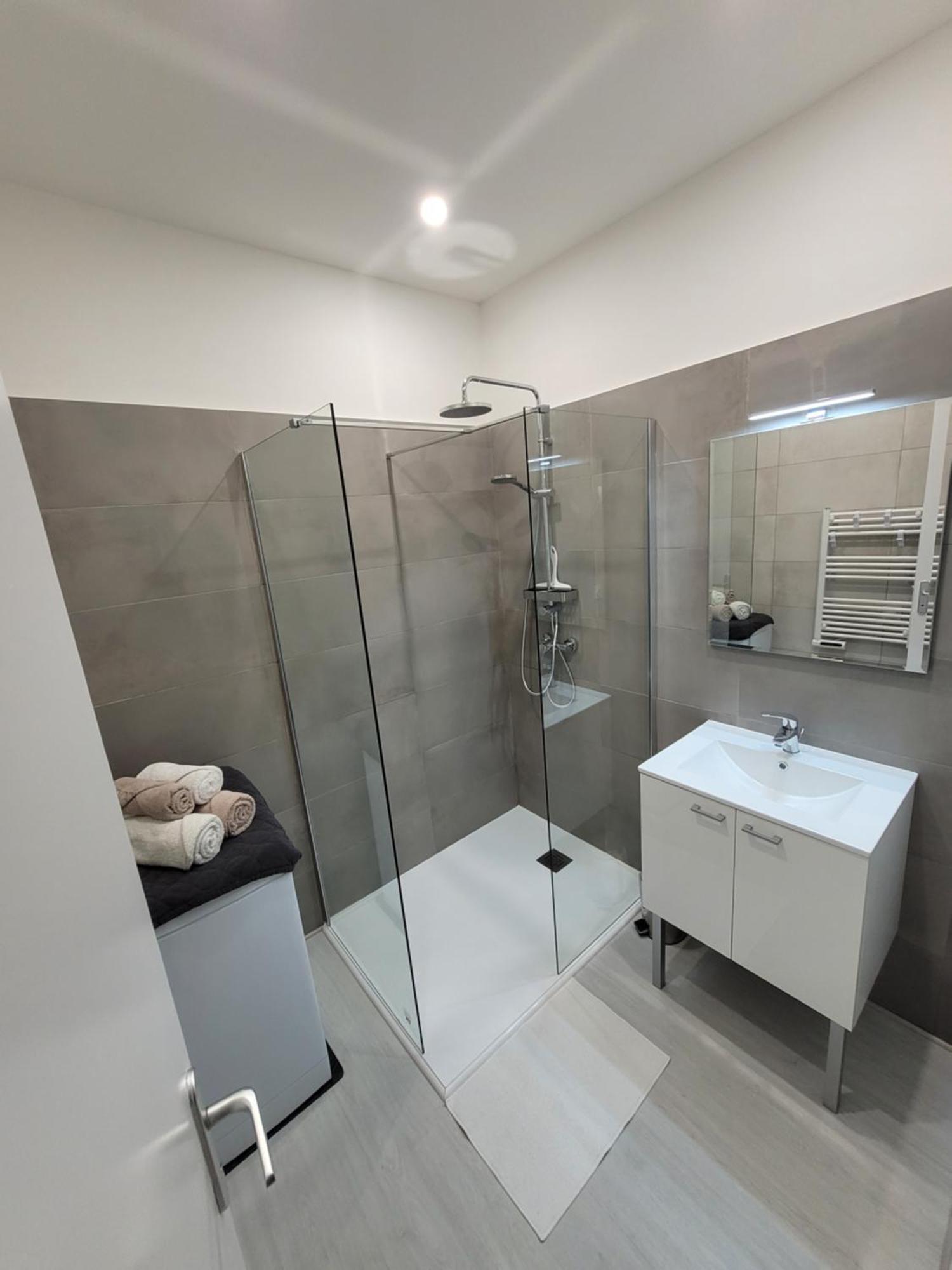 Appartements Dans Villa En Rez De Jardin Йер Экстерьер фото