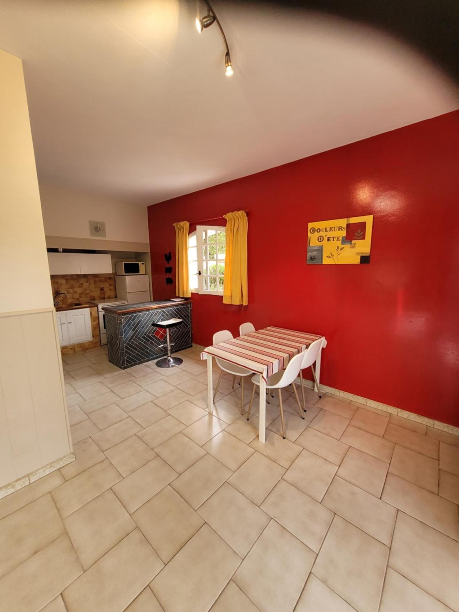 Appartements Dans Villa En Rez De Jardin Йер Экстерьер фото