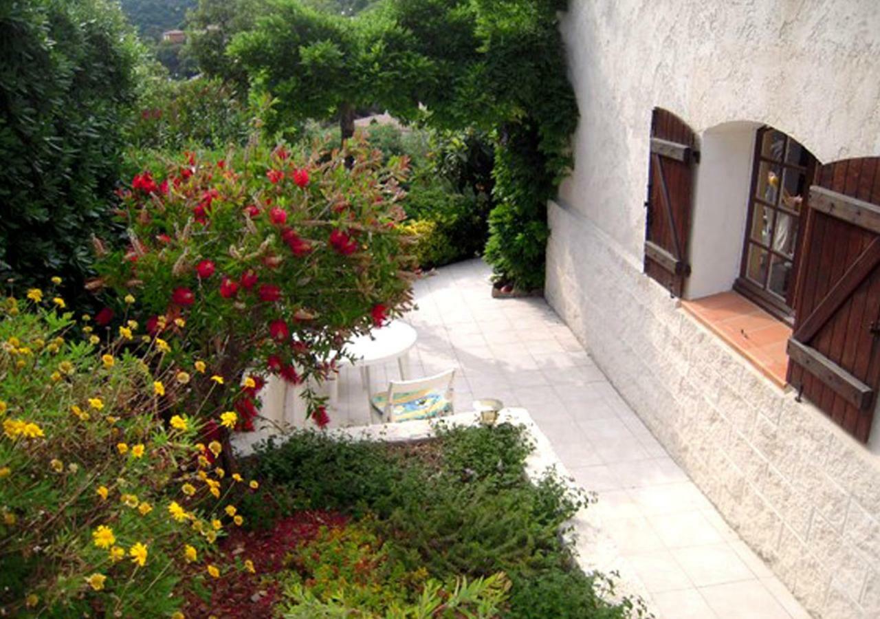Appartements Dans Villa En Rez De Jardin Йер Экстерьер фото